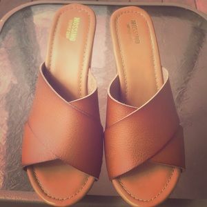 Mission Women’s wood block sandal